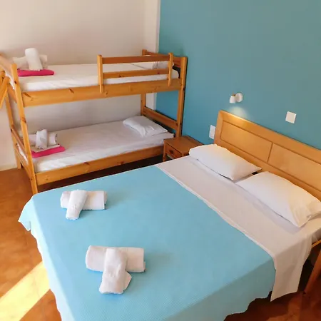 Mare Guesthouse&café Perdika (Aegina)